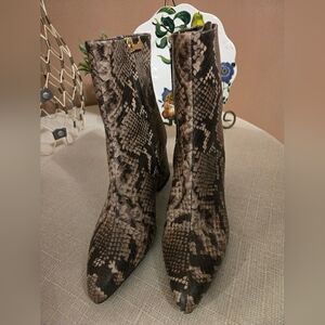 NWOB THURSDAY Heartbreaker Snakeskin Pattern Ankle Boots